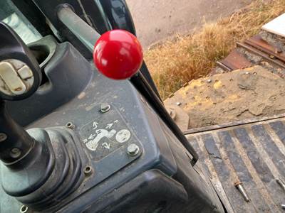 (Used) John Deere 750K Type: Manual (Uses Linkages) Part #: - Ref# AT377259 LH Side Park Lock Control Lever