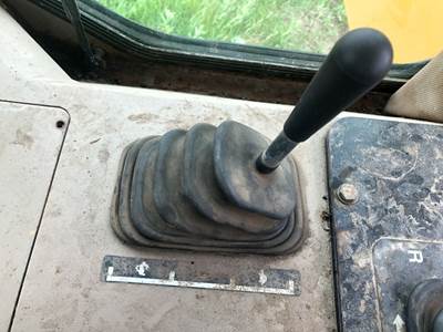 (Used) John Deere 850C Type: Throttle Part #: - Ref# T128888 Throttle Control With Linkage