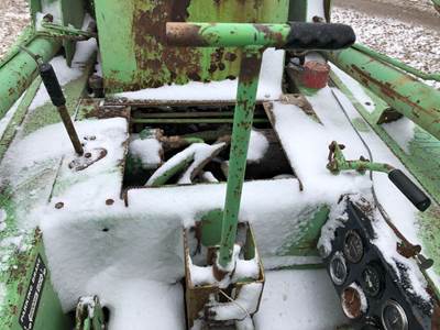 (Used) Mustang 440 Type: Manual (Uses Linkages) Part #: - "T" Control Lever