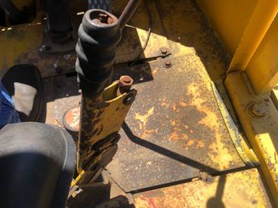 (Used) Trojan 1900 Type: Manual (Uses Linkages) Part #: - Park Brake Lever Only