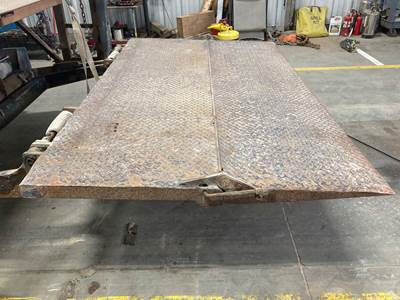 Maxon ANY Liftgate for a Kenworth T370