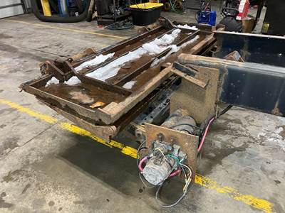 ALL Liftgate for a Kenworth T370