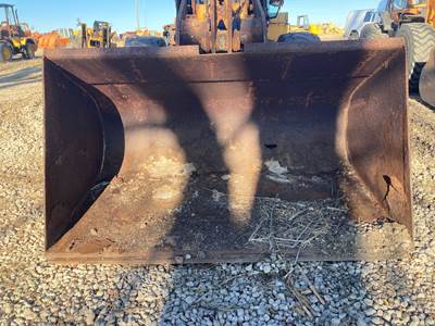 John Deere 624K Loader