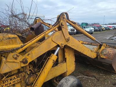 Dynahoe 190 Loader Lift Arm