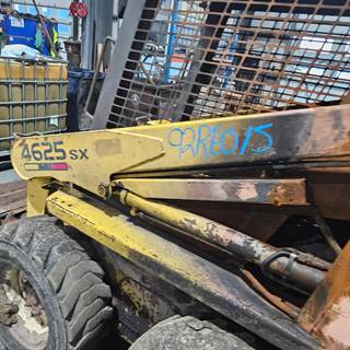 Gehl 4625SX Loader Lift Arm