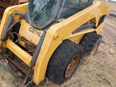 Gehl V330 Loader Lift Arm