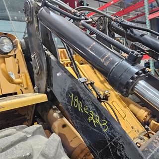 Hyundai HL750TM Loader Lift Arm