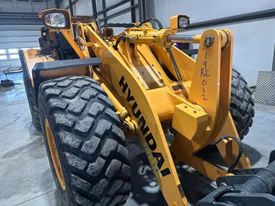 Hyundai HL940 Loader Lift Arm