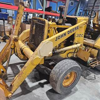 John Deere 310C Loader Lift Arm