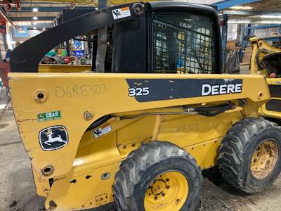 John Deere 325 Loader Lift Arm