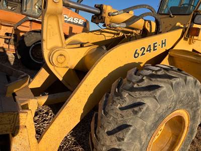 John Deere 624E Loader Lift Arm