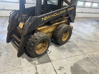 New Holland LX665 Loader Lift Arm