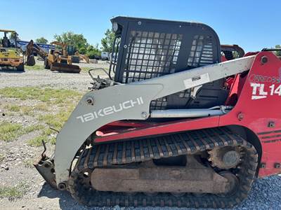 Takeuchi TL140 Loader Lift Arm