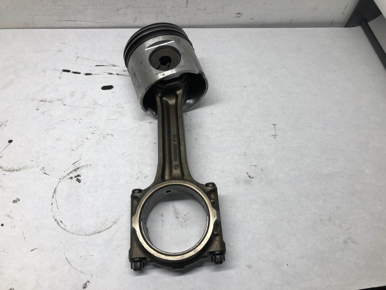 2003 Detroit Series 60 14.0L Piston / Rod for a Freightliner C120