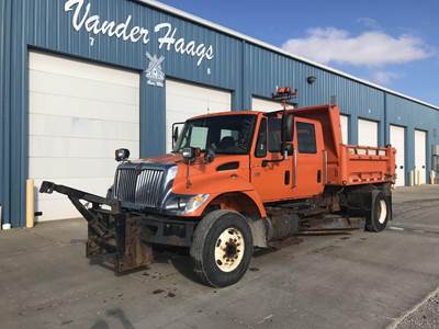 International WorkStar 7300 Plow / Spreader Truck - DT466E, 255HP, 5 Speed Allison Rds Automatic