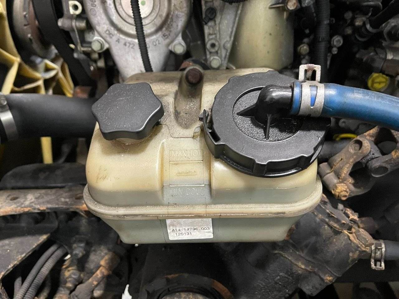 2013 Freightliner Cascadia Power Steering Reservoir For Sale Winimac