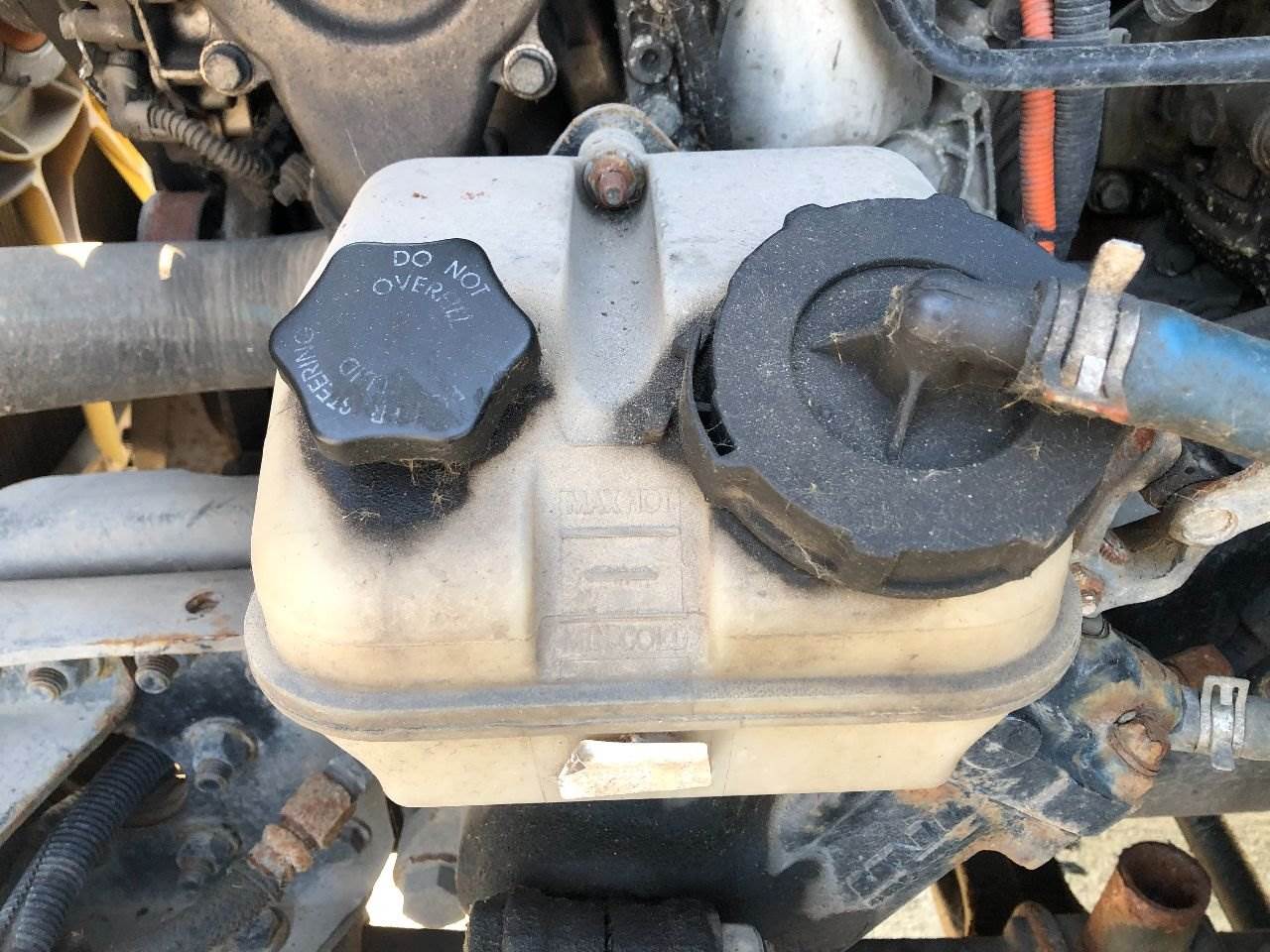 2014 Freightliner Cascadia Power Steering Reservoir For Sale Des