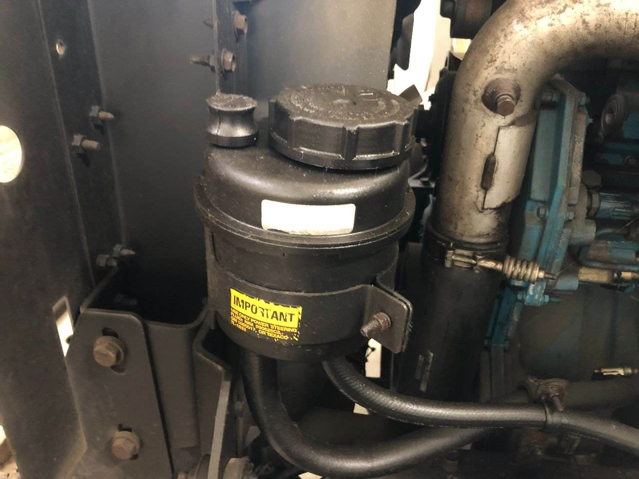 1999 International 4700 Power Steering Reservoir For Sale Winimac, IN