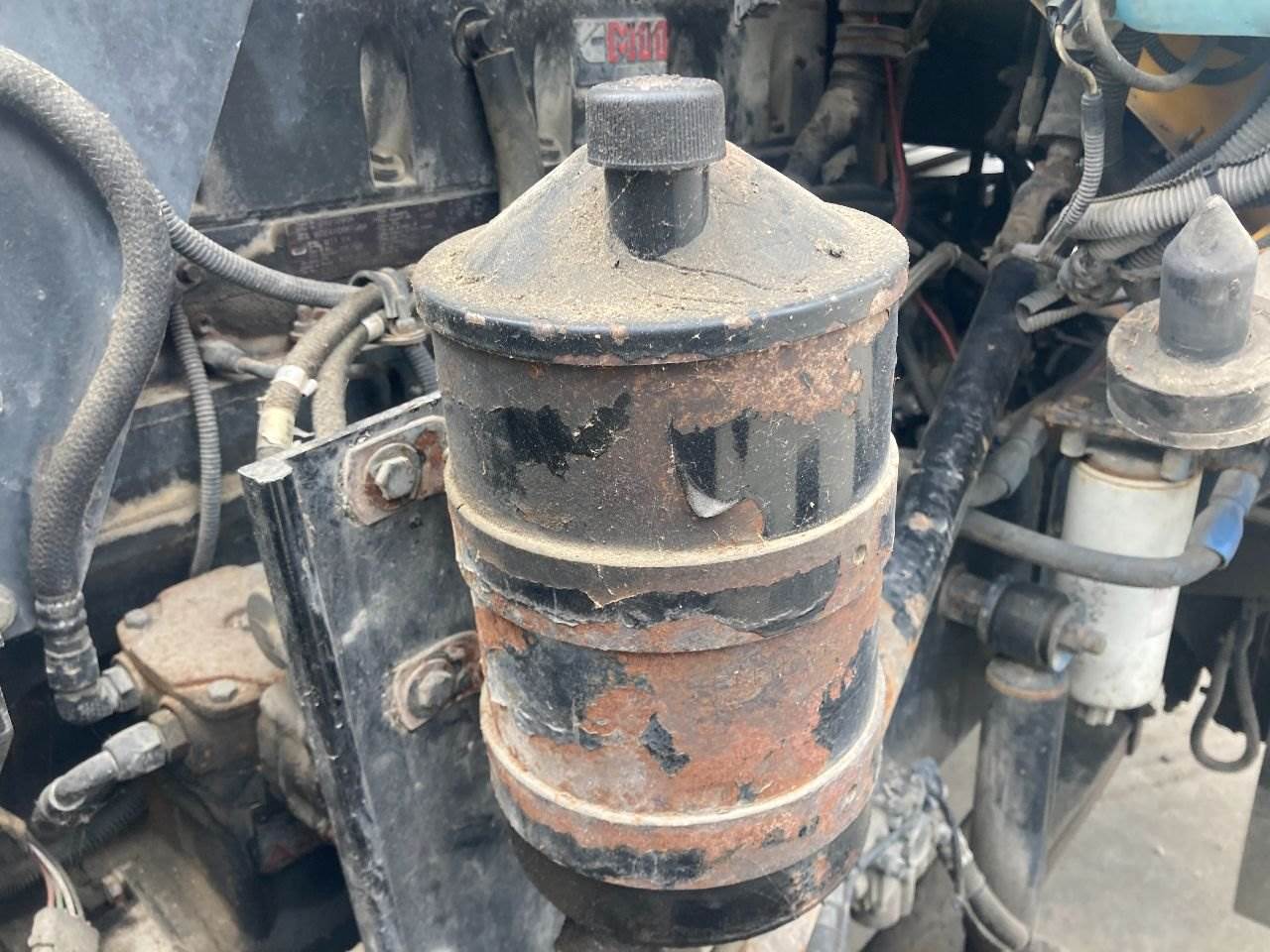 1999 Kenworth T800 Power Steering Reservoir For Sale Kansas City, MO