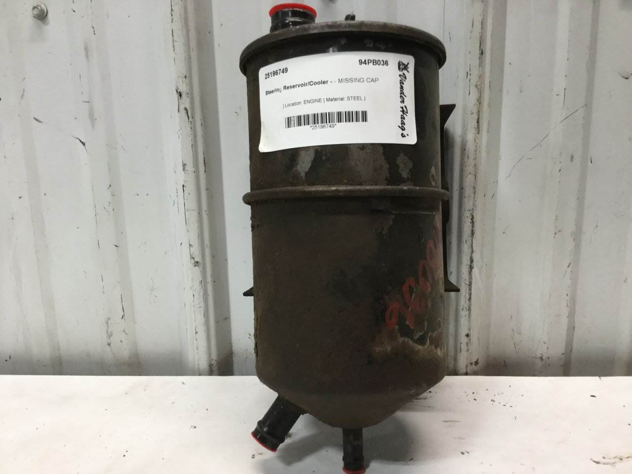 1994 Peterbilt 379 Power Steering Reservoir For Sale Sioux Falls, SD