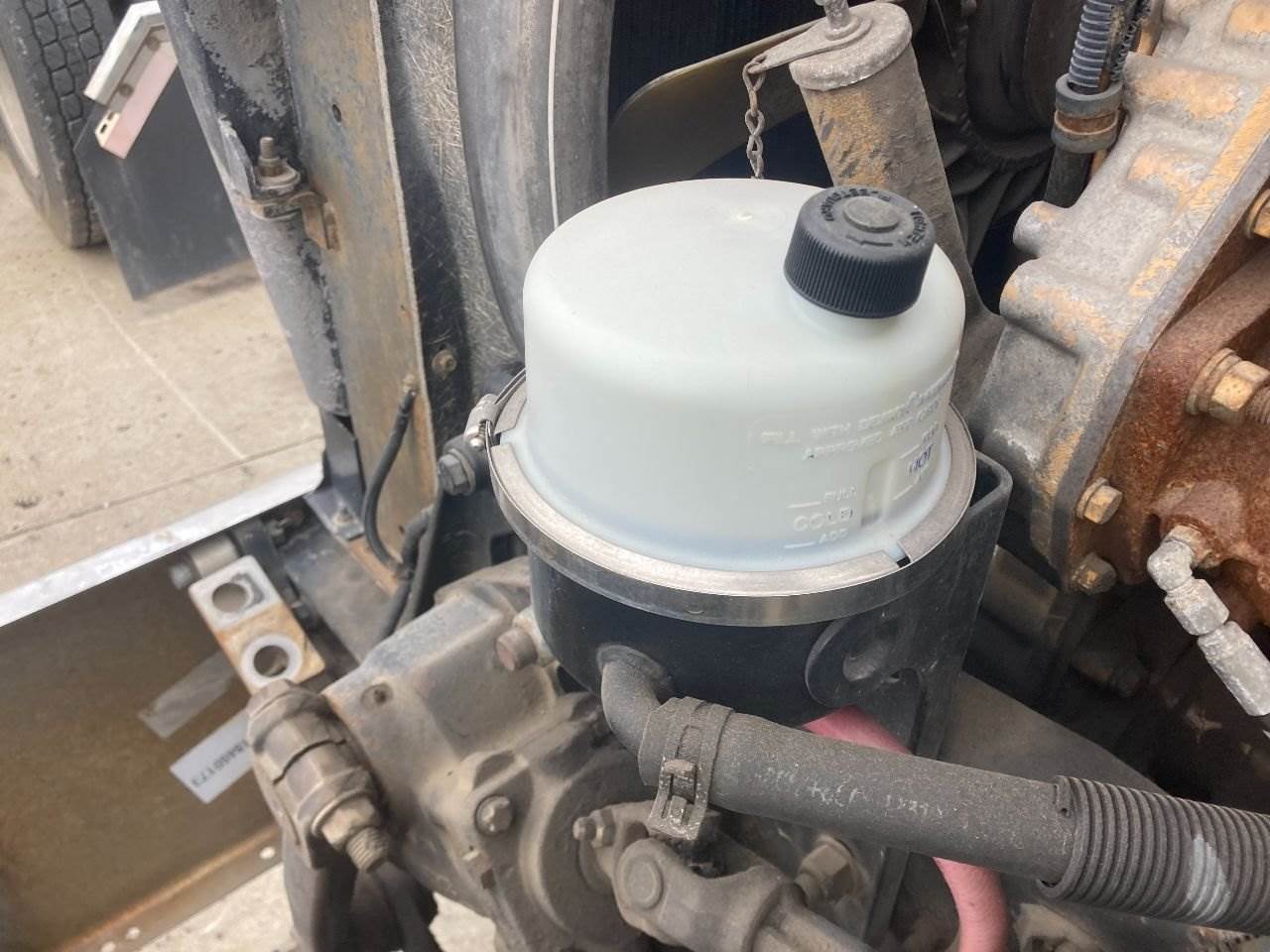 2007 Peterbilt 379 Power Steering Reservoir For Sale Kansas City, MO
