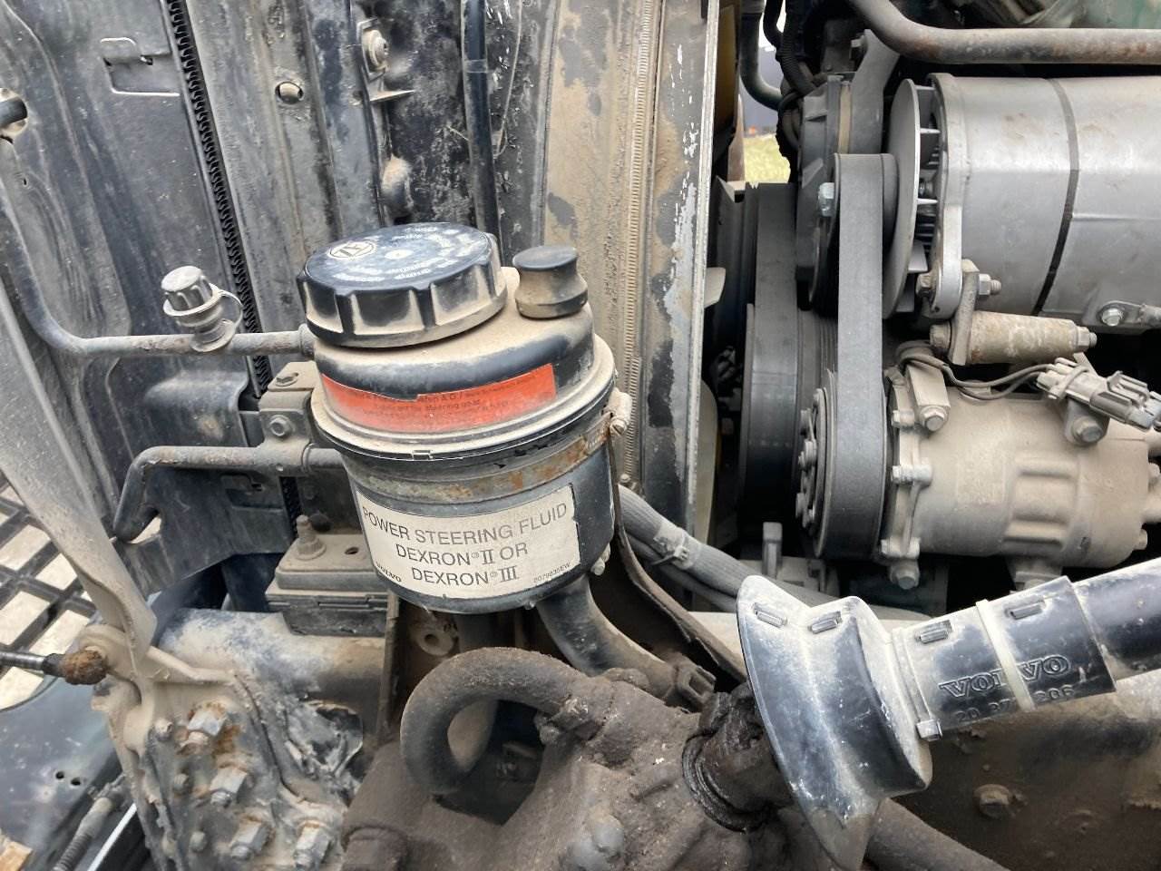 2004 Volvo VNL Power Steering Reservoir For Sale Kansas City, MO