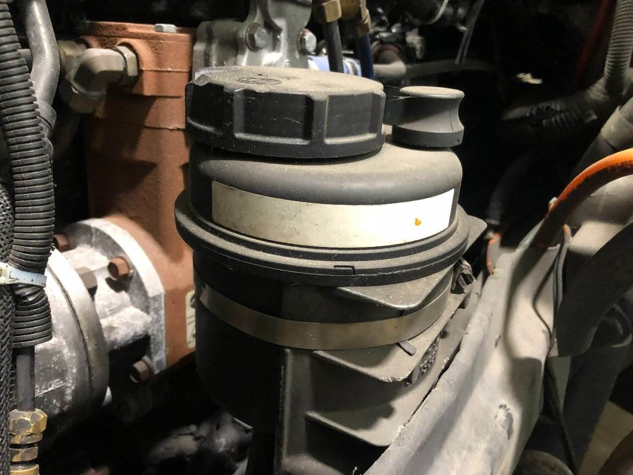 2000 Volvo VNL Power Steering Reservoir For Sale Winimac, IN