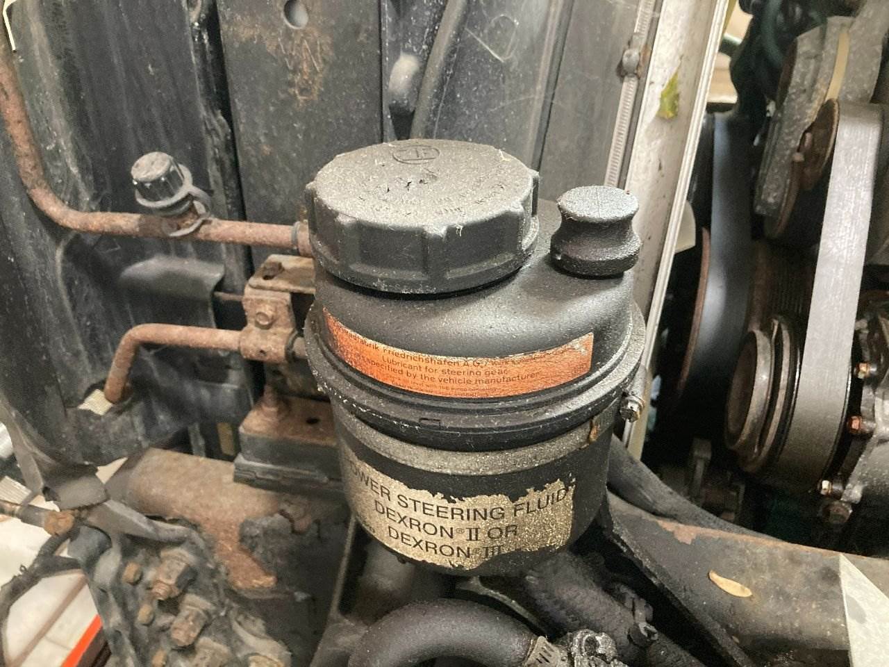 2004 Volvo VNL Power Steering Reservoir For Sale Winimac, IN