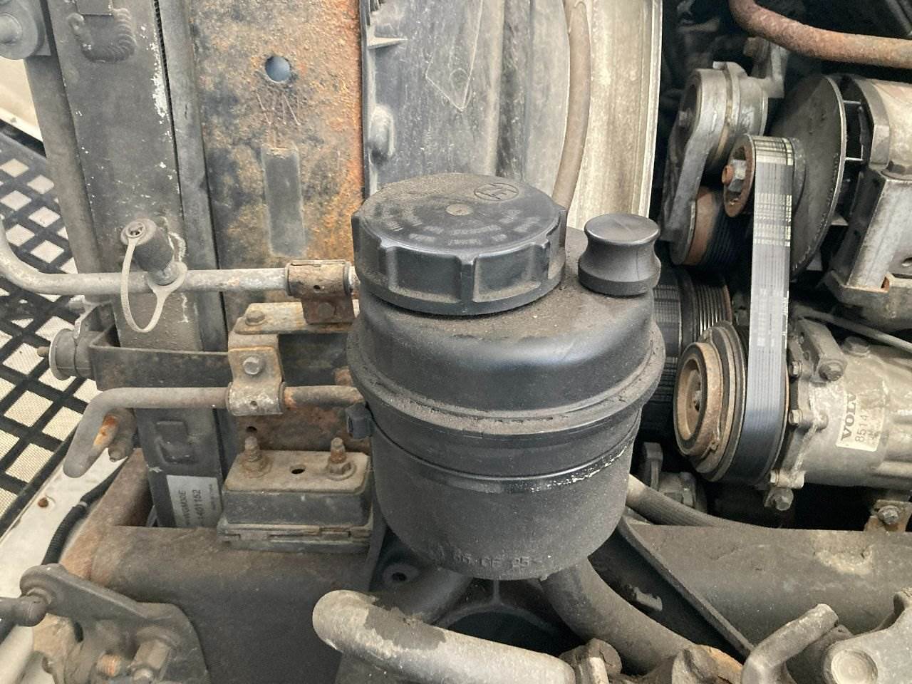 2008 Volvo VNL Power Steering Reservoir For Sale Winimac, IN