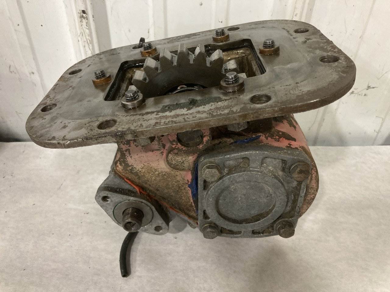 1989 Fuller RT11609A PTO for a Peterbilt 375 For Sale Winimac, IN 420XQAHXA3XD