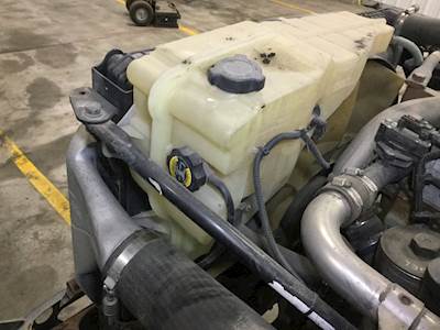 Freightliner Cascadia Overflow Radiator Surge Tank OE# A0525263000 A0525263001