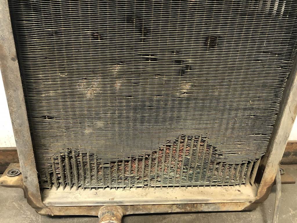 1991 John Deere 310D Radiator For Sale Spencer, IA AT129142