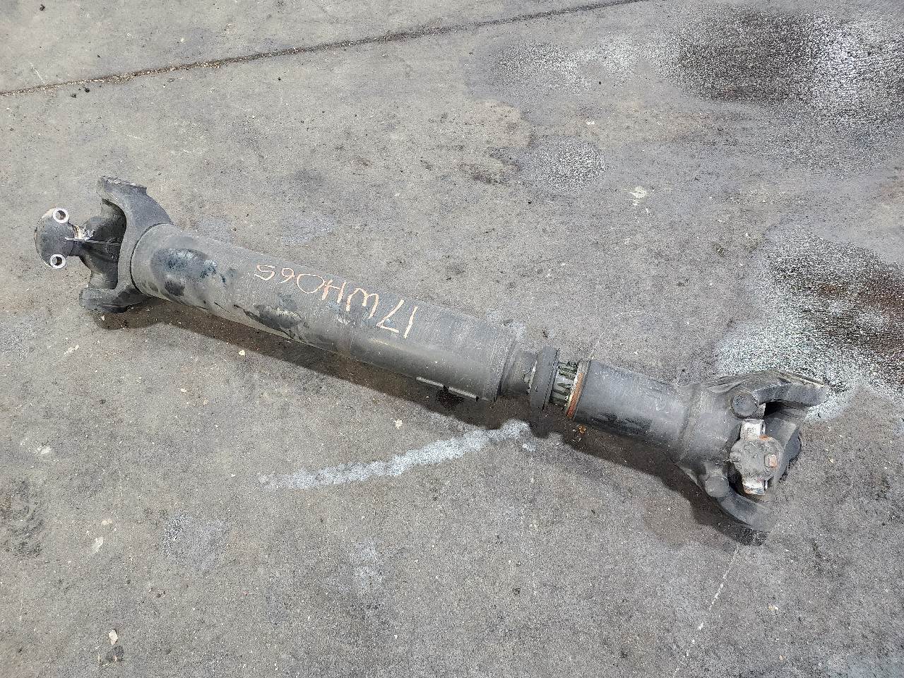 2015 Meritor RDSRPL25 Rear Driveshaft for a Peterbilt 579 For Sale