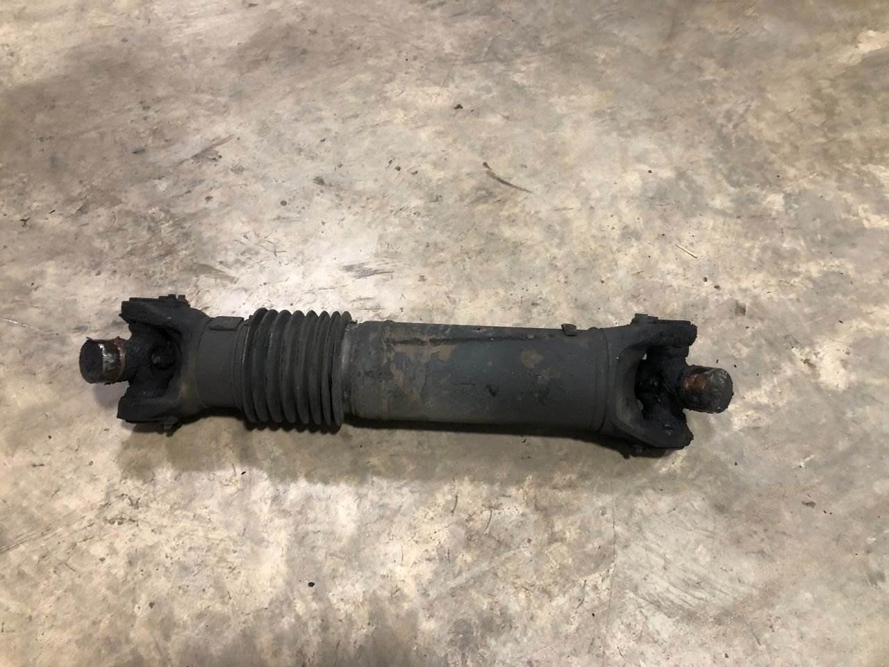 2012 Spicer RDSSPL170 Rear Driveshaft for a Kenworth T660 For Sale