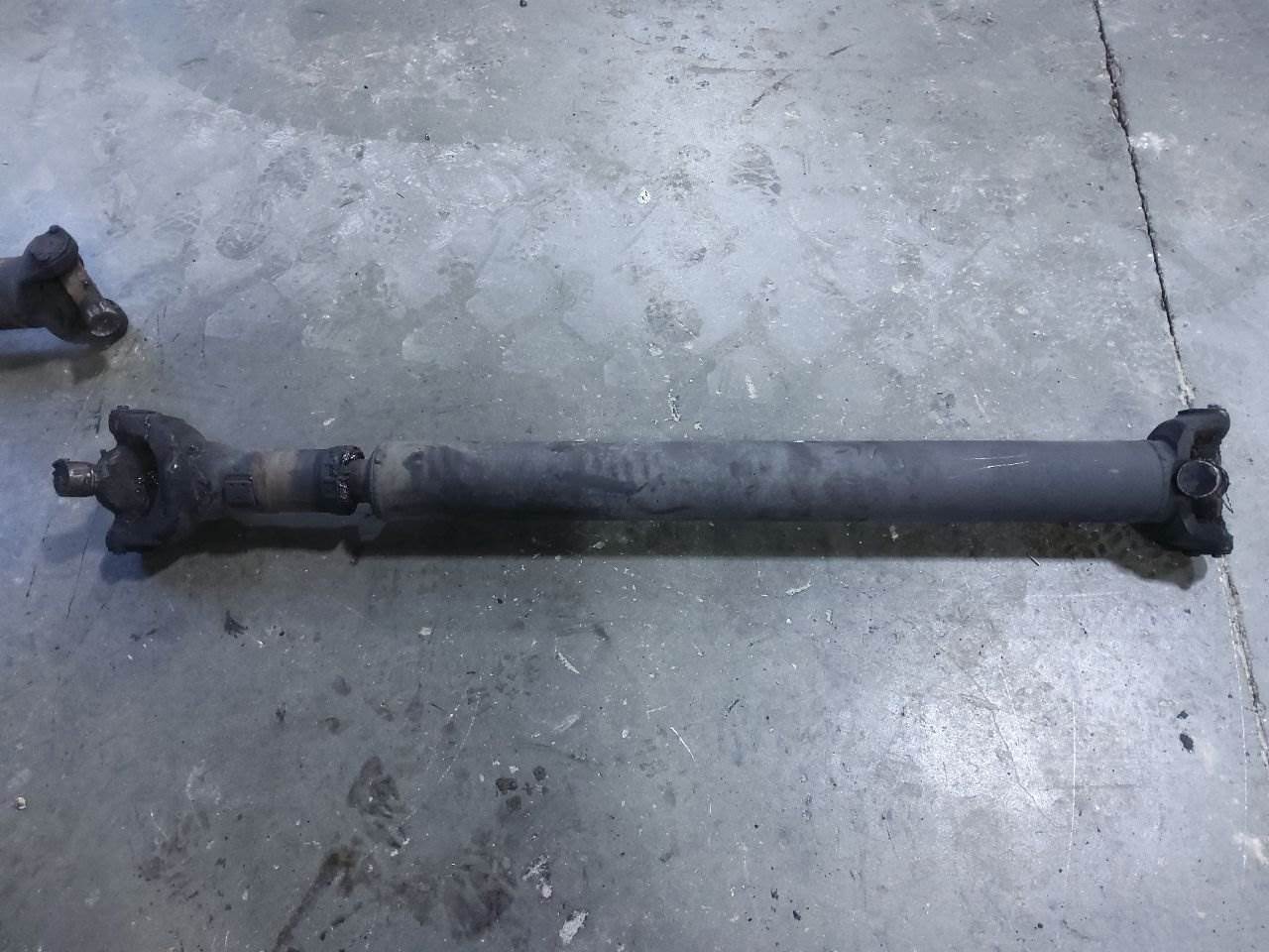 2007 ANY Rear Driveshaft for a Kenworth T600 For Sale Kansas City, MO