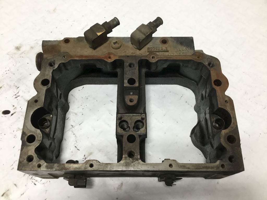 1996 Cummins N14 CELECT PLUS Rocker Housing for a KENWORTH T600 For