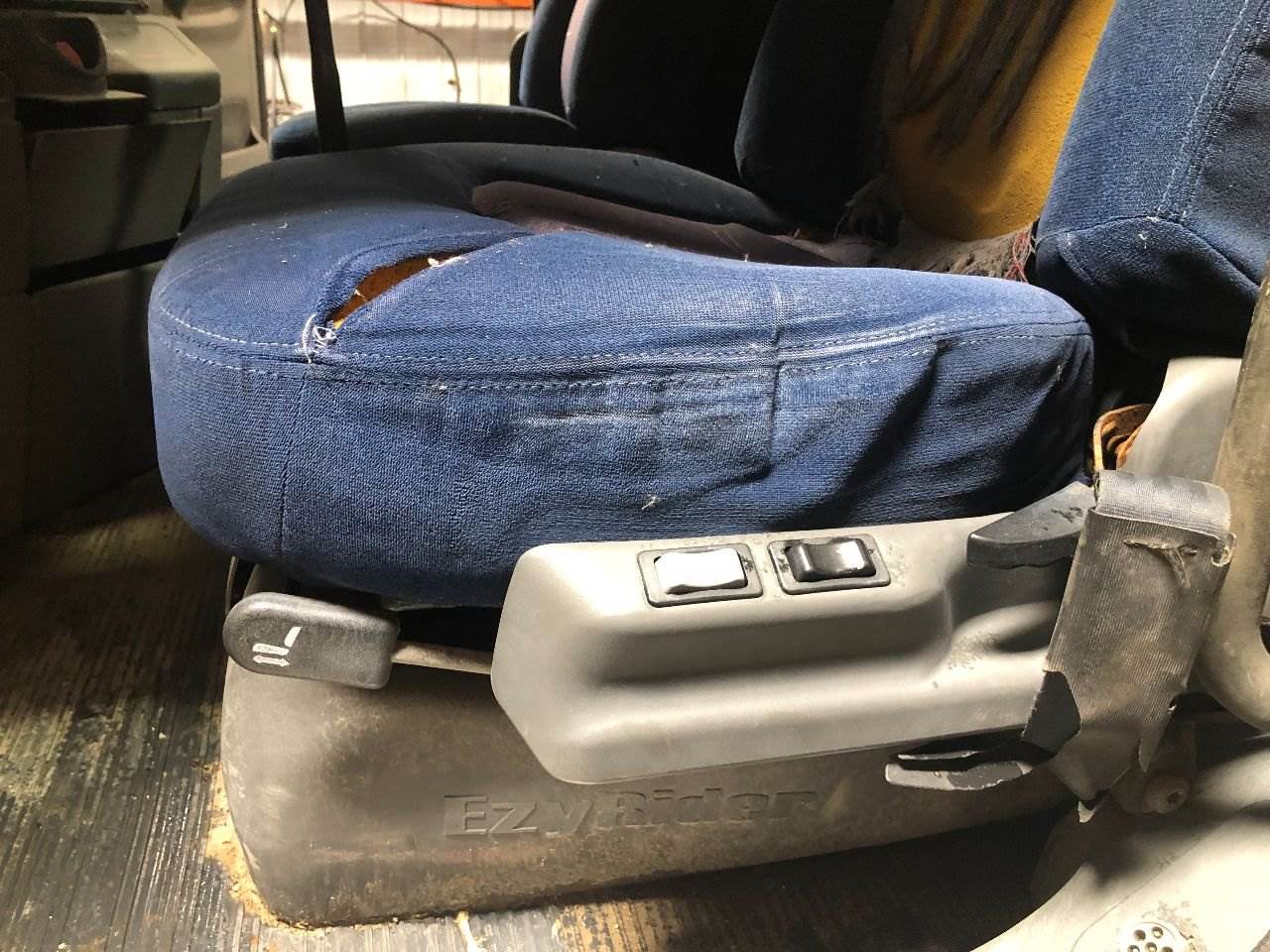 2002 Freightliner Century Class 120 Air Ride Seat for a Freightliner