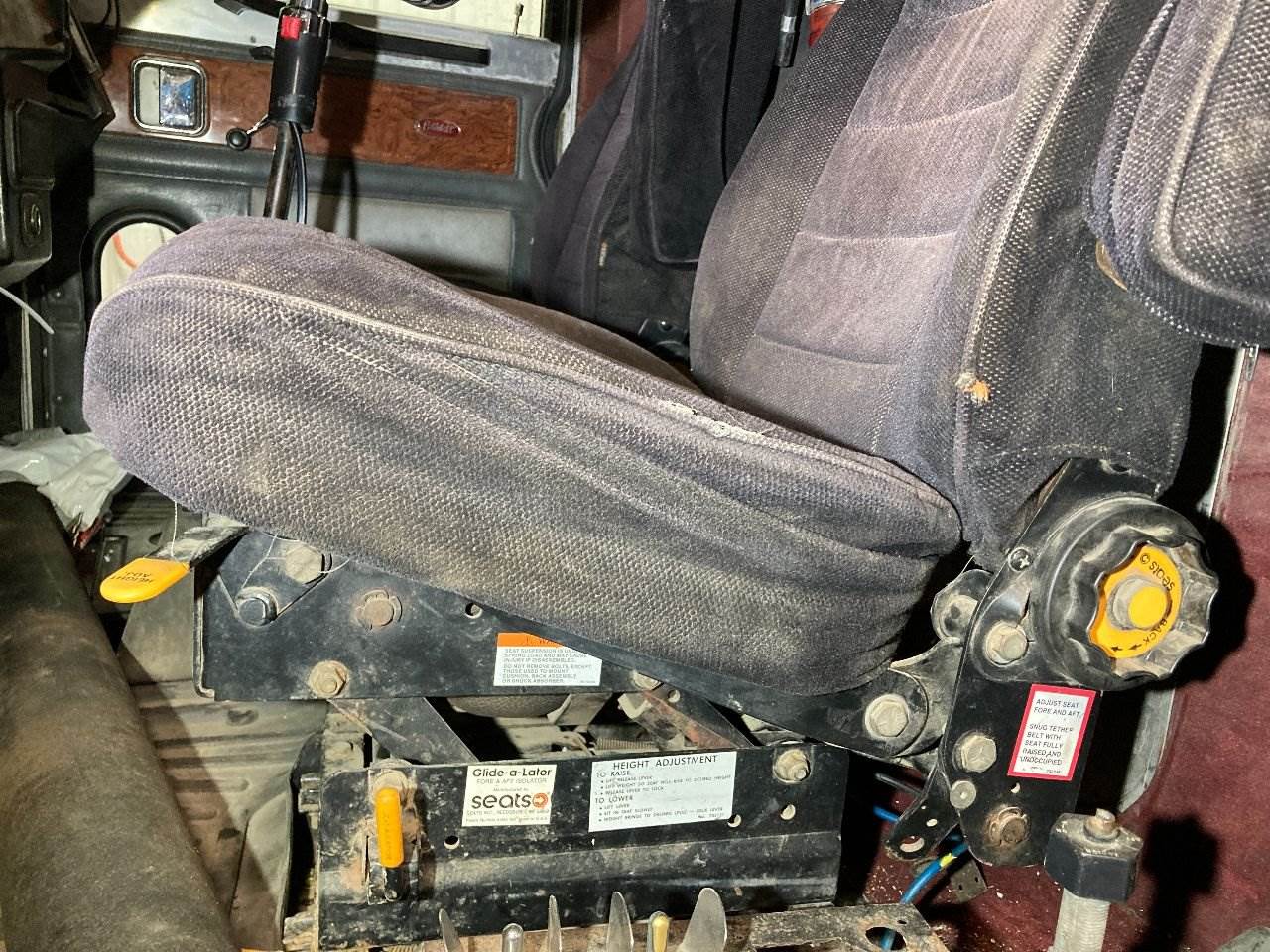 1989 Peterbilt 379 Air Ride Seat For Sale Sioux Falls, SD 25227340