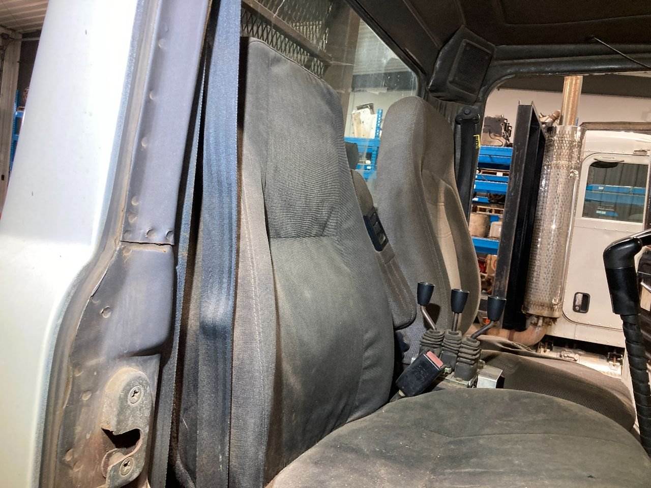 2000 Mack RD600 Seat For Sale Sioux Falls, SD 25283028