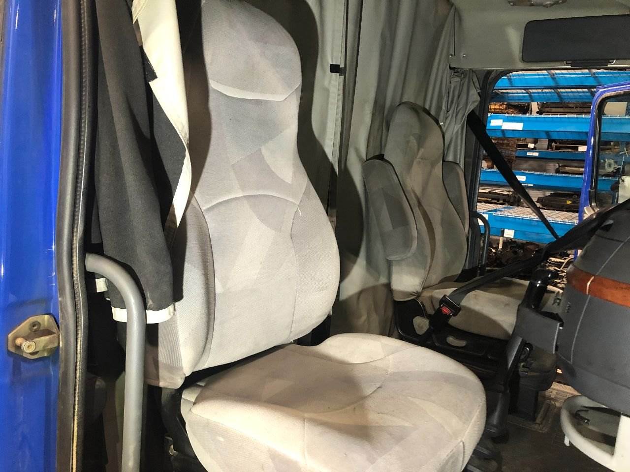 2006 Volvo VNL Seat For Sale Sioux Falls, SD 25117358