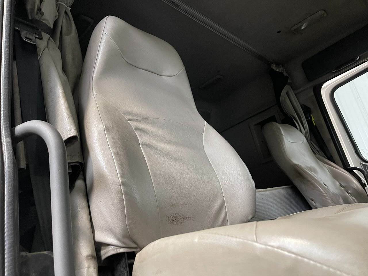 2007 Volvo VNL Seat For Sale Winimac, IN 25276830