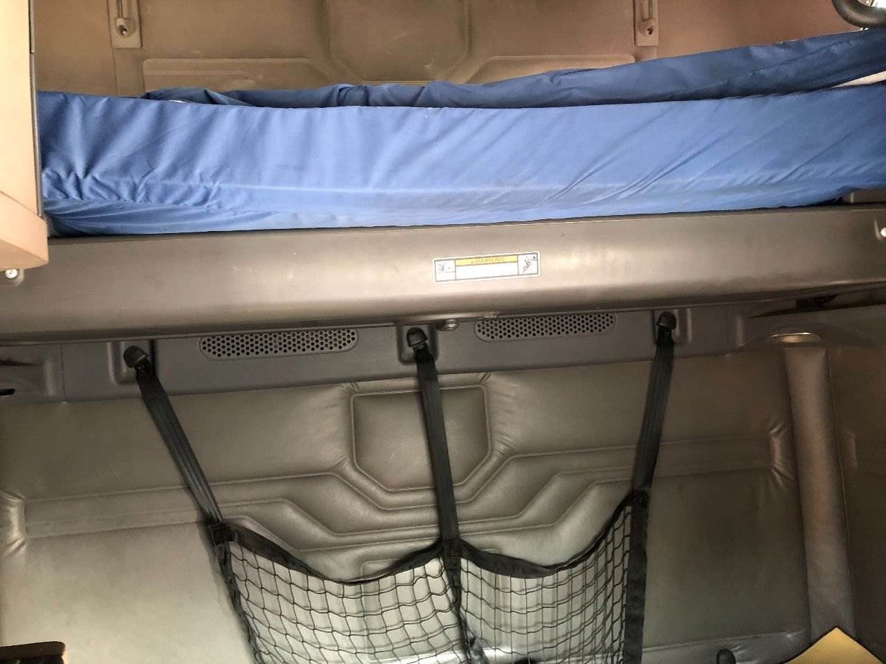 2014 Freightliner Cascadia Sleeper Bunk For Sale Des Moines, IA