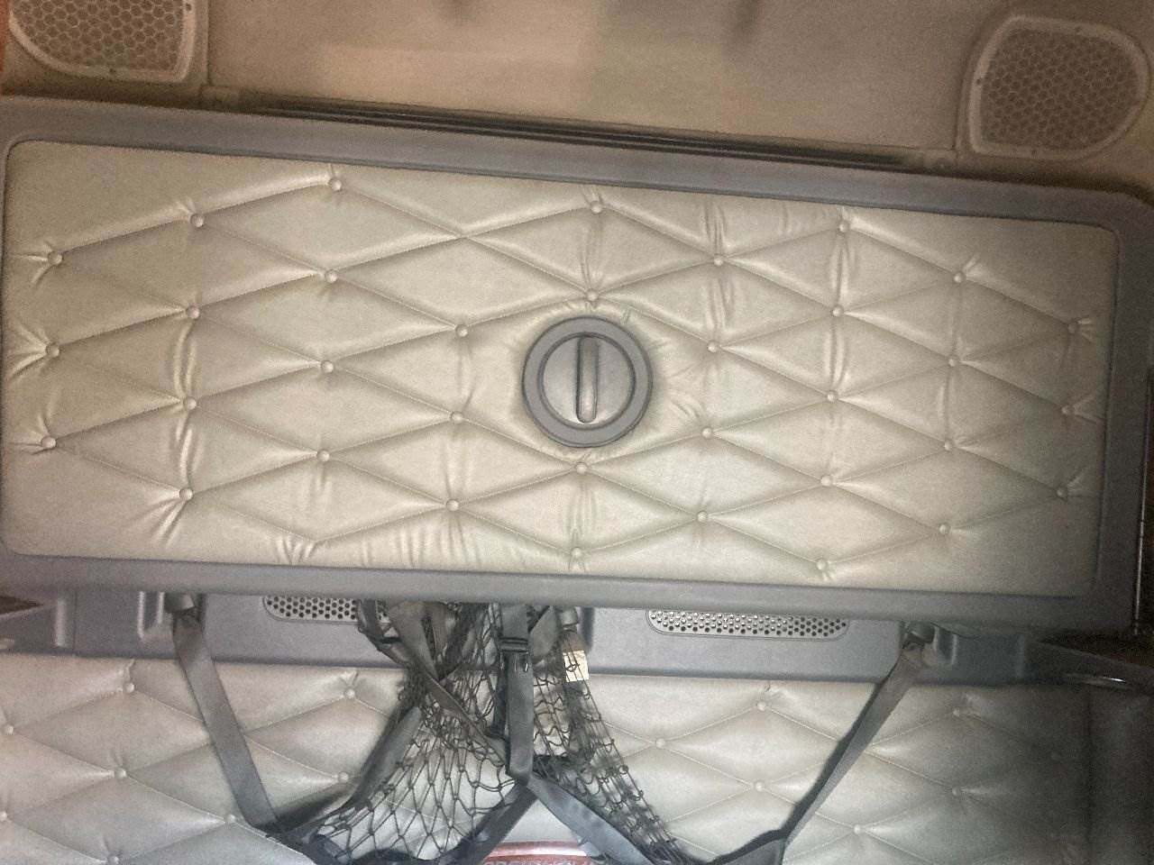 2010 Freightliner Cascadia Sleeper Bunk For Sale Kansas City, MO