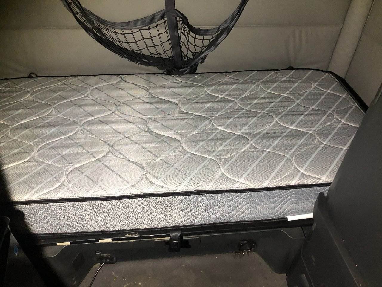 2021 Freightliner Cascadia Sleeper Bunk For Sale Sioux Falls, SD
