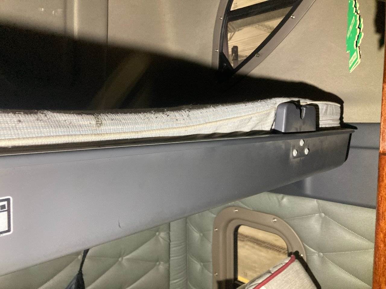 2018 Freightliner Cascadia Sleeper Bunk For Sale Sioux Falls, SD