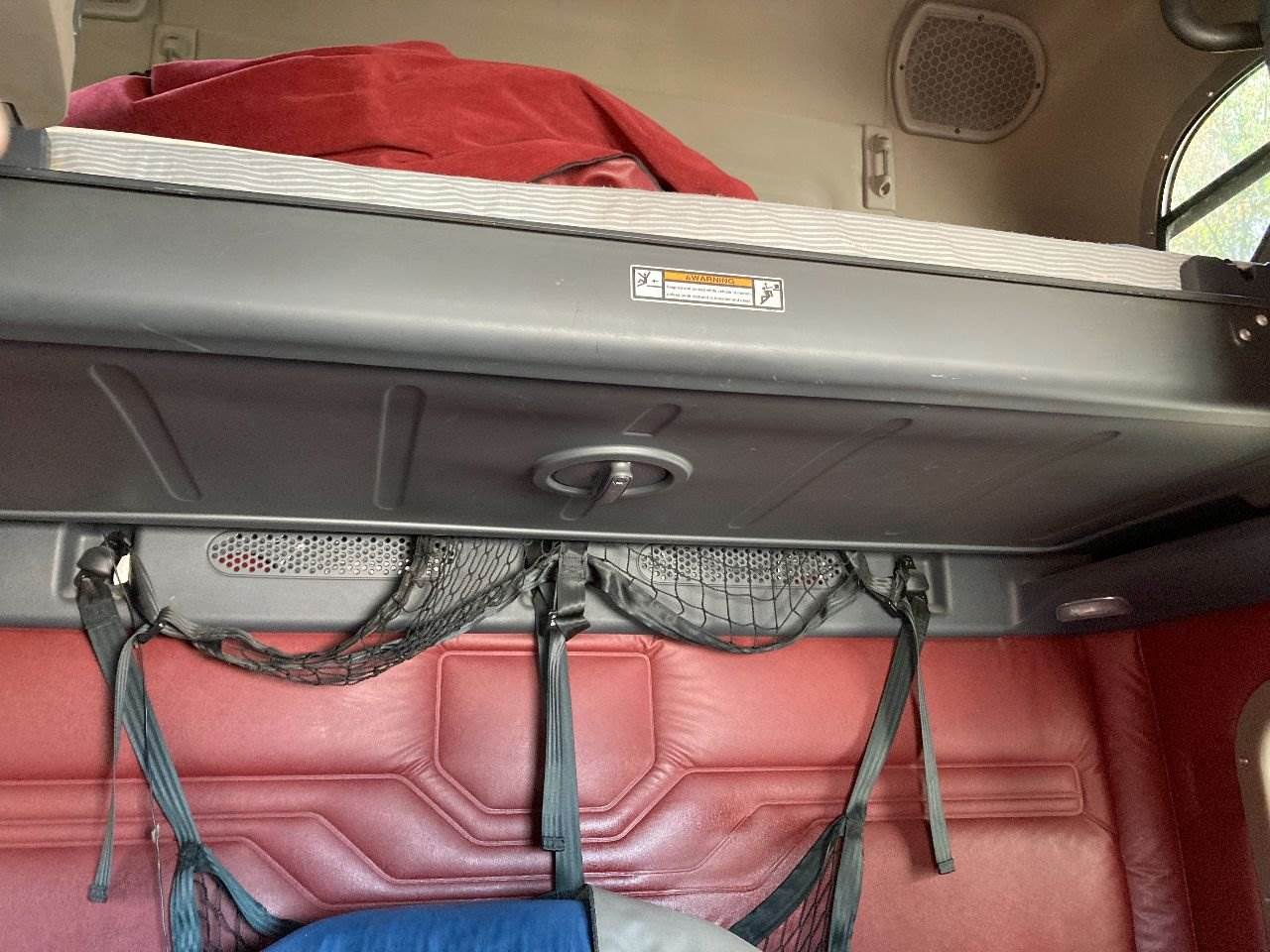 2018 Freightliner Cascadia Sleeper Bunk For Sale Des Moines, IA