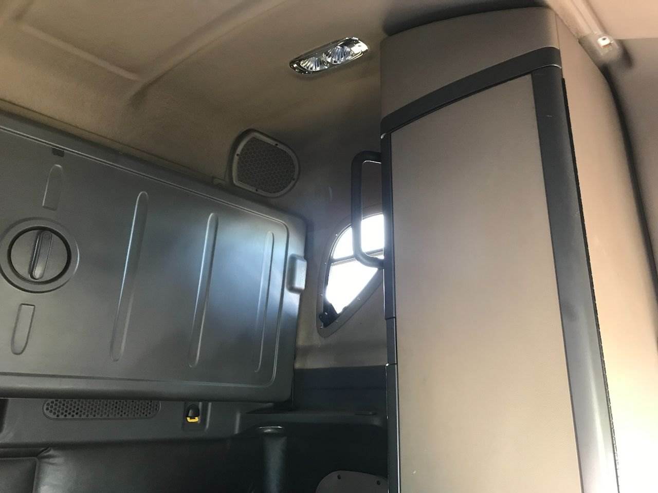 2017 Freightliner Cascadia Sleeper Bunk For Sale Kansas City, MO