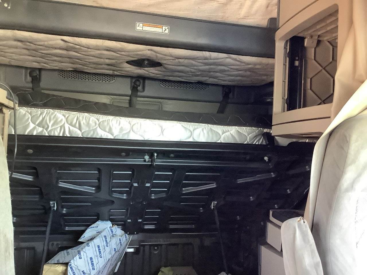 2012 Freightliner Cascadia Sleeper Bunk For Sale Des Moines, IA