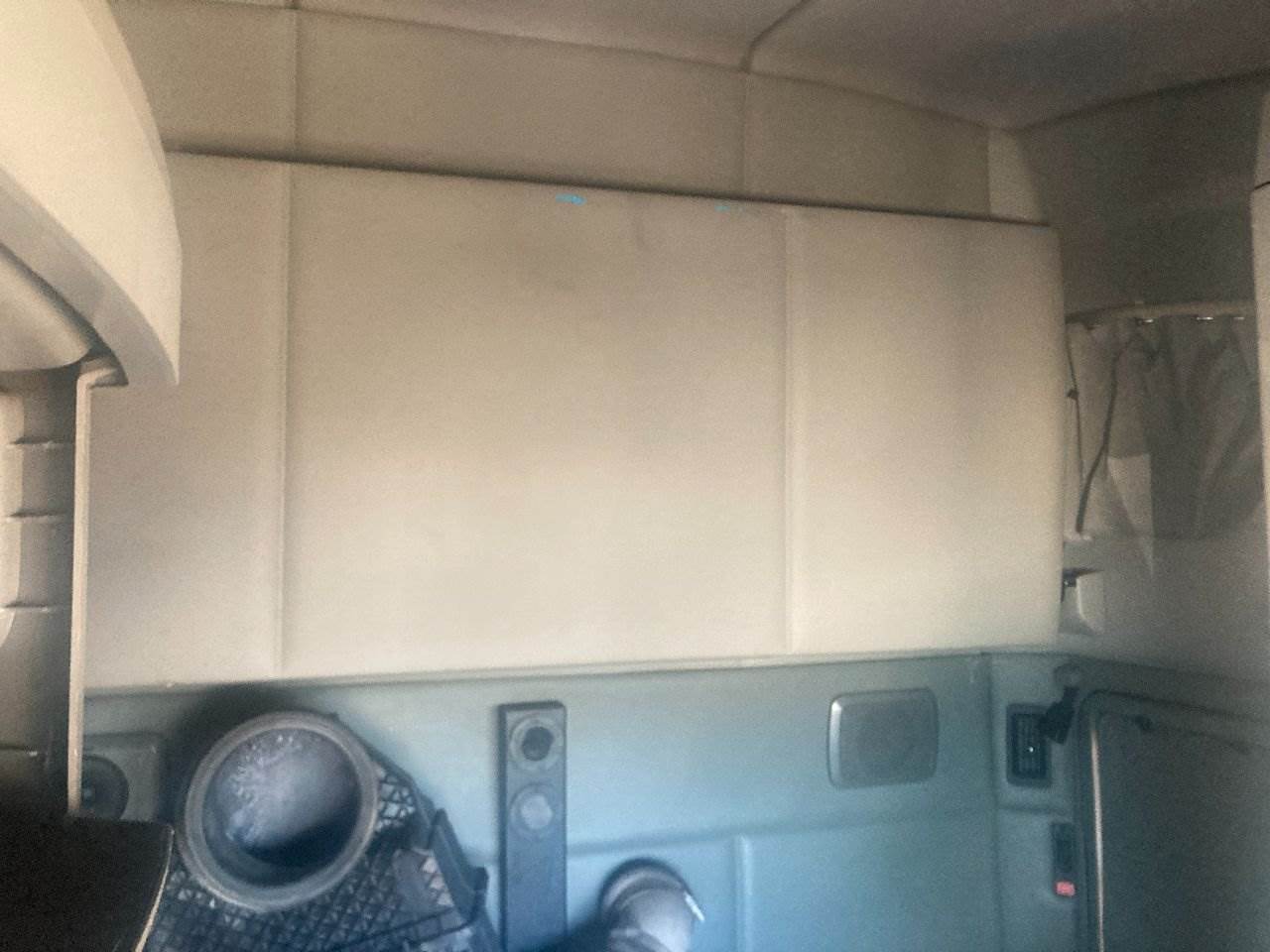2016 Kenworth T680 Sleeper Bunk For Sale Kansas City, MO 25368165
