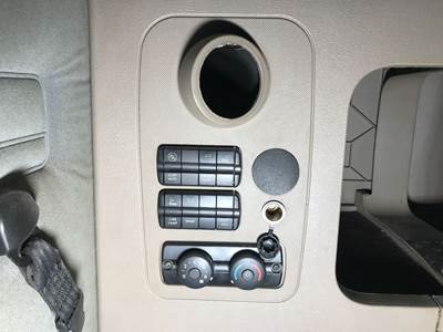 Freightliner Cascadia Sleeper Controls